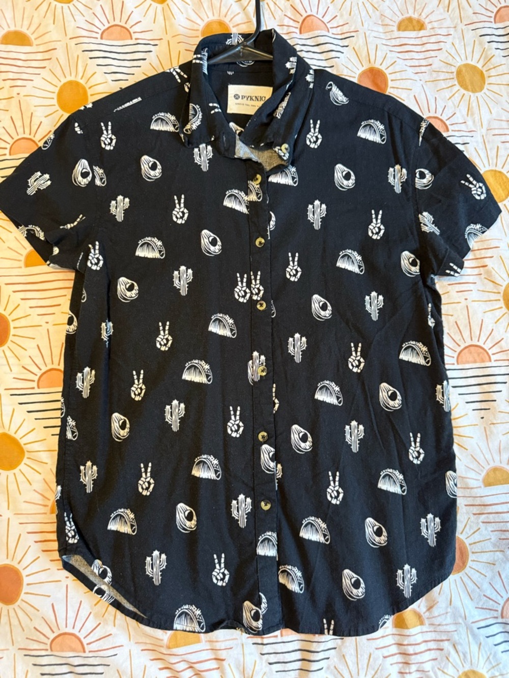 Pyknic Black Button-Down Short Sleeve Shirt - White Taco Print